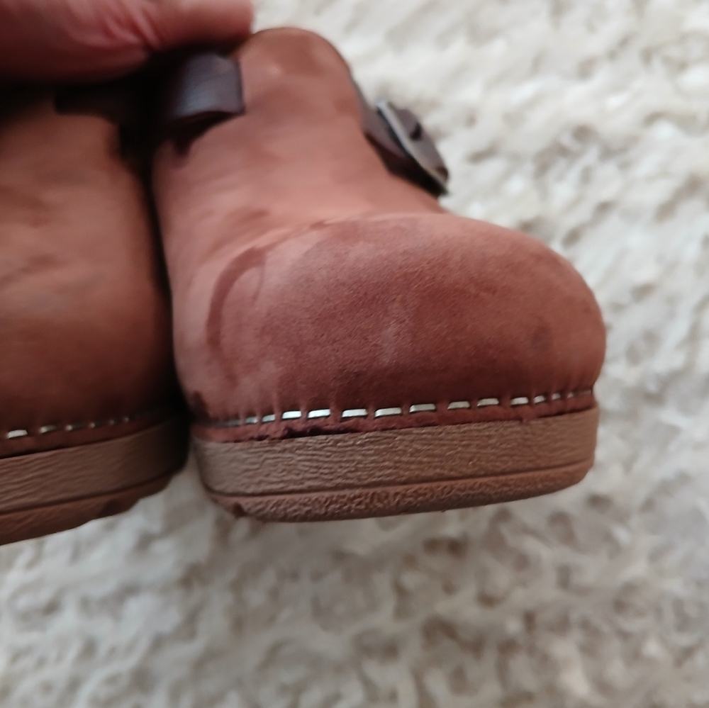 🏷 Dansko Women's CAIA Buckled Leather Wedge Clog Shoe - Picture 7 of 15